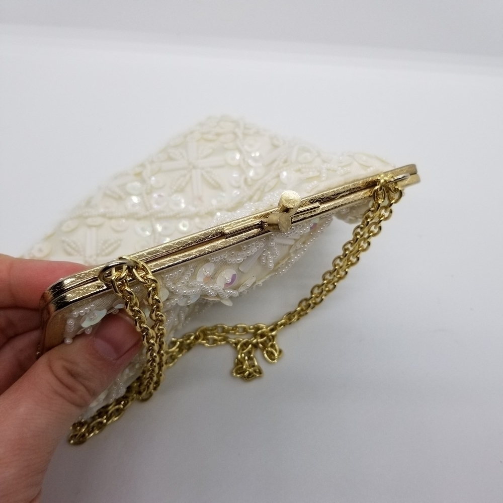 vintage ivory colored beaded and sequined evening bag with gold chain strap - Picture 3 of 8